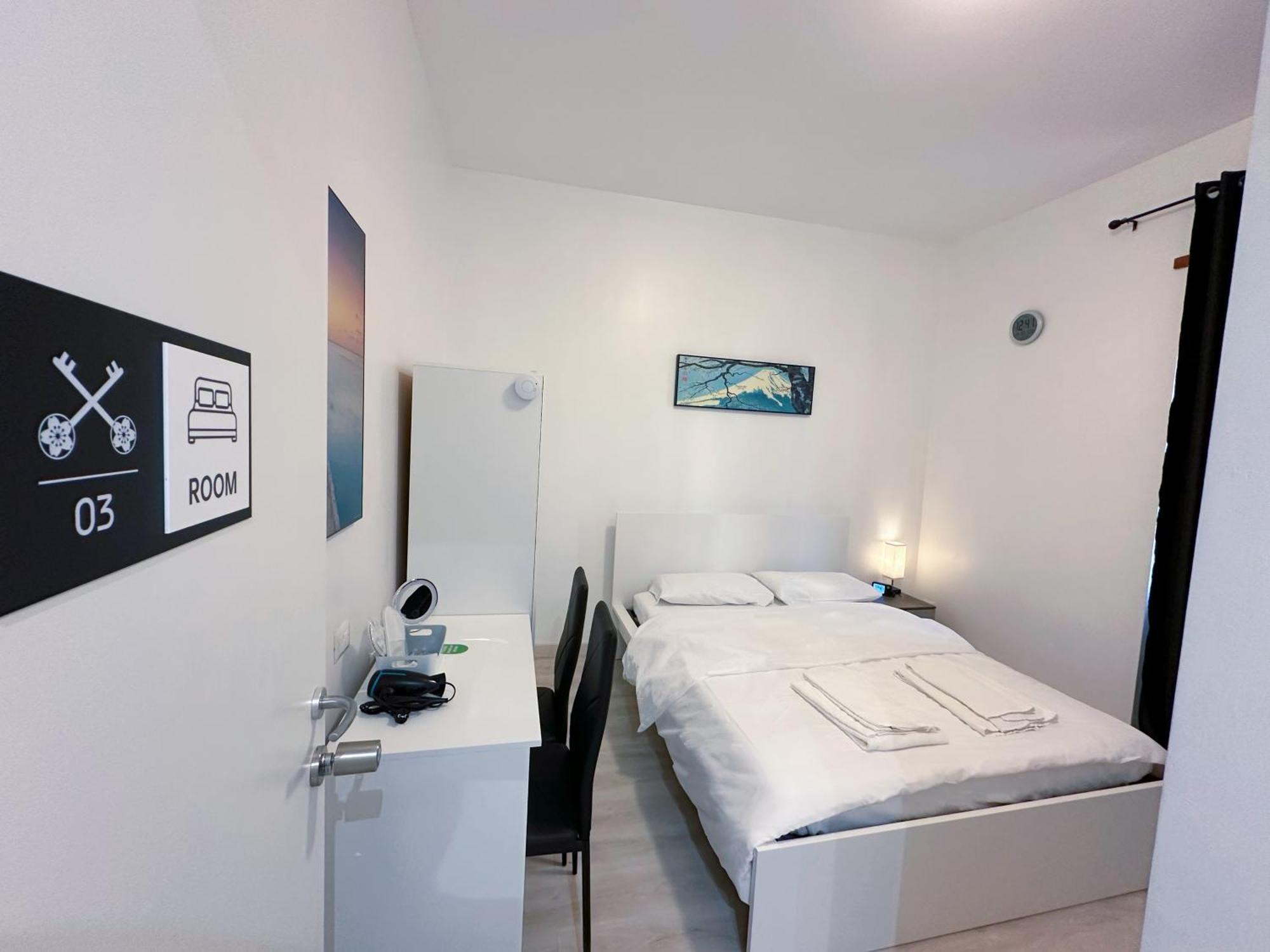 Bed & Breakfast Sakura Milan Exterior photo
